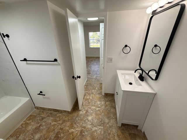 2851 N Oakland Forest Drive 307, Oakland Park, FL 33309