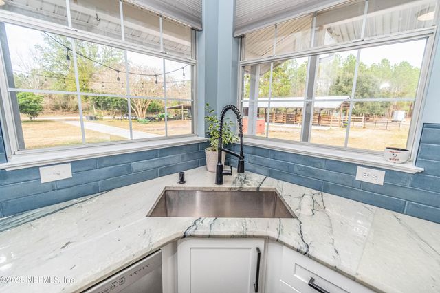 8219 MUD LAKE Road, Macclenny, FL 32063