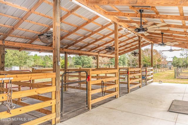 8219 MUD LAKE Road, Macclenny, FL 32063