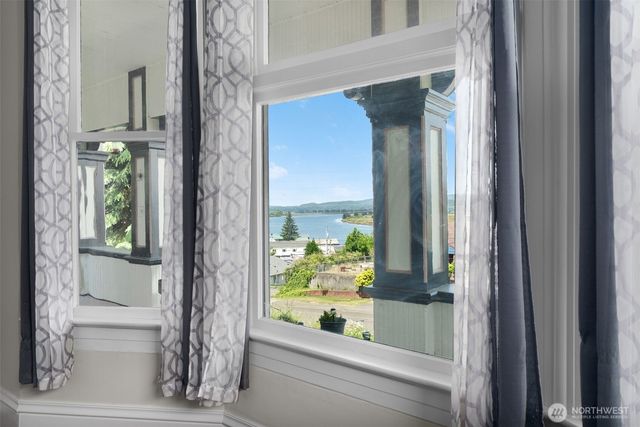 714 W First Street, South Bend, WA 98586