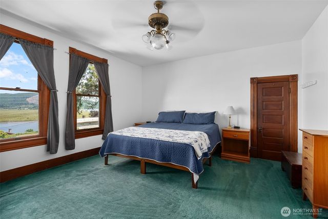 714 W First Street, South Bend, WA 98586
