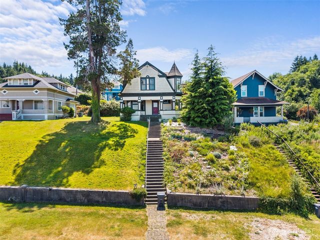 714 W First Street, South Bend, WA 98586