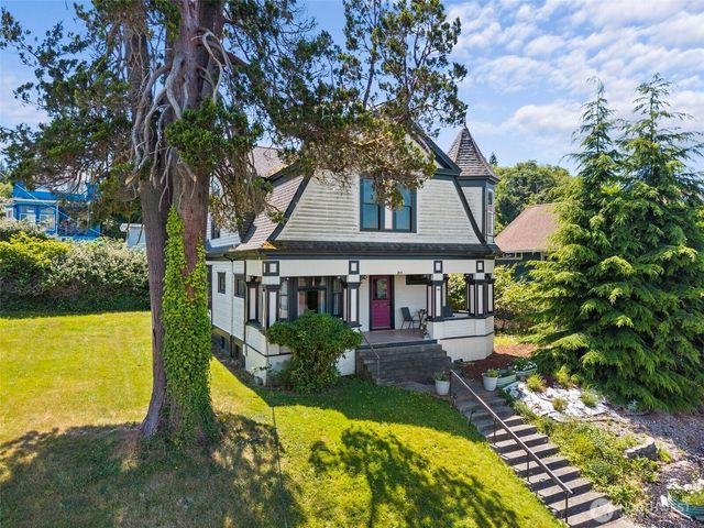 714 W First Street, South Bend, WA 98586
