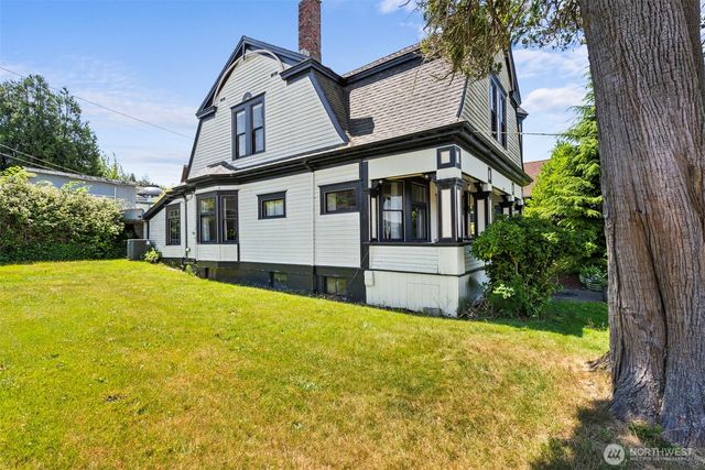 714 W First Street, South Bend, WA 98586