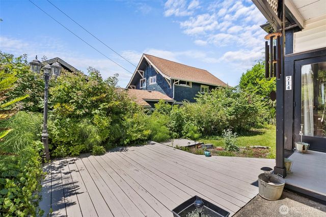 714 W First Street, South Bend, WA 98586