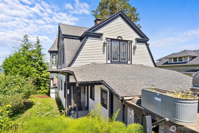 714 W First Street, South Bend, WA 98586