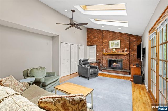 15 Lake Riconda Drive, Ringwood, NJ 07456