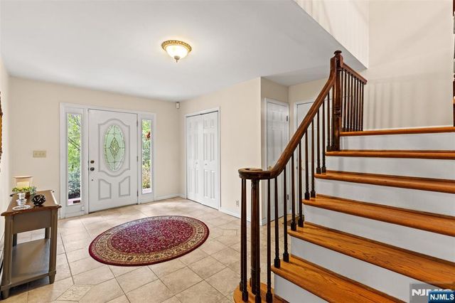 15 Lake Riconda Drive, Ringwood, NJ 07456