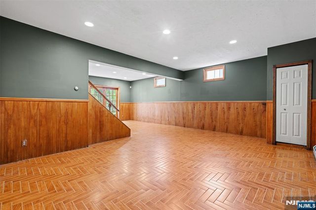 15 Lake Riconda Drive, Ringwood, NJ 07456