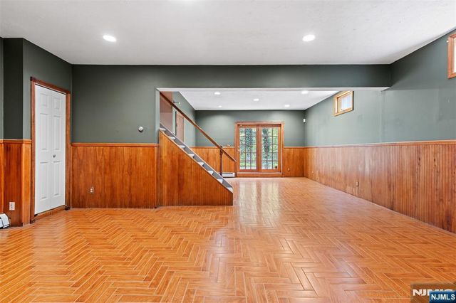 15 Lake Riconda Drive, Ringwood, NJ 07456