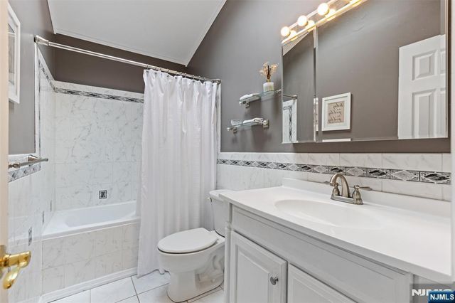 15 Lake Riconda Drive, Ringwood, NJ 07456