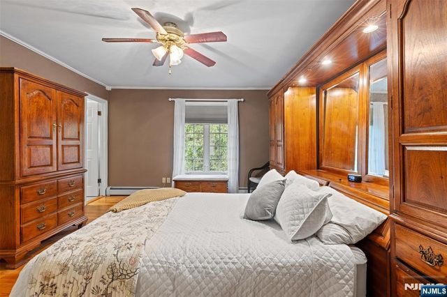 15 Lake Riconda Drive, Ringwood, NJ 07456