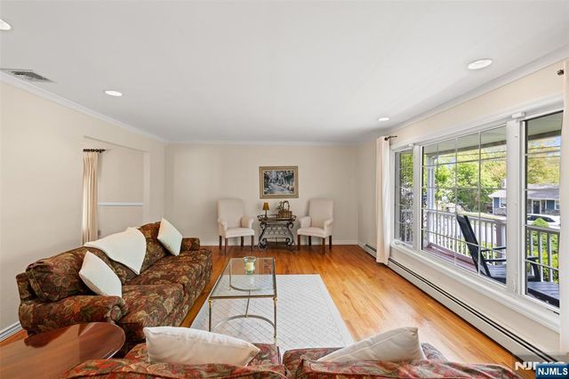 15 Lake Riconda Drive, Ringwood, NJ 07456