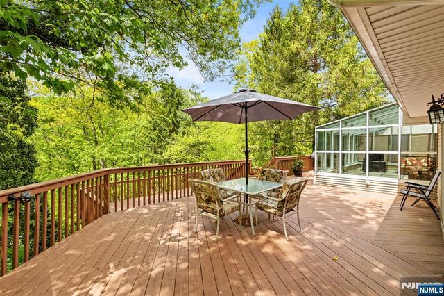 15 Lake Riconda Drive, Ringwood, NJ 07456