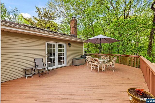 15 Lake Riconda Drive, Ringwood, NJ 07456