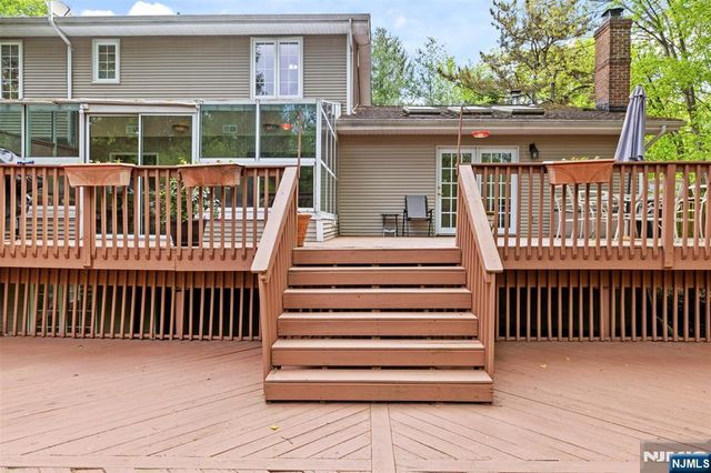15 Lake Riconda Drive, Ringwood, NJ 07456