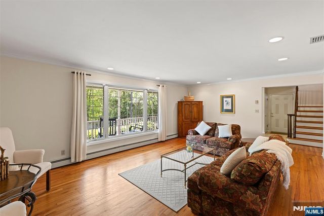 15 Lake Riconda Drive, Ringwood, NJ 07456