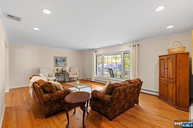 15 Lake Riconda Drive, Ringwood, NJ 07456