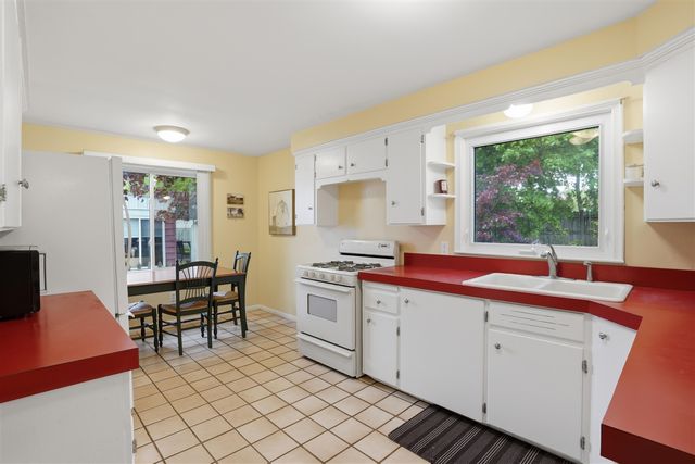 2655 Elsinore Drive, Waterford, MI 48328