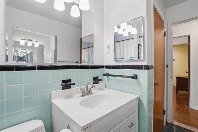 2655 Elsinore Drive, Waterford, MI 48328