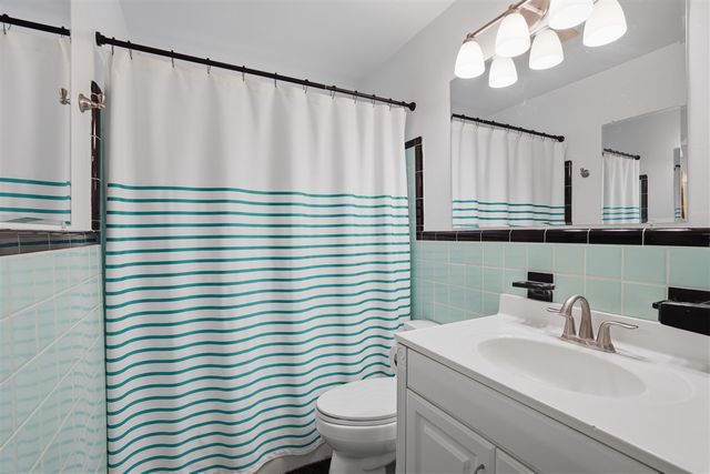 2655 Elsinore Drive, Waterford, MI 48328
