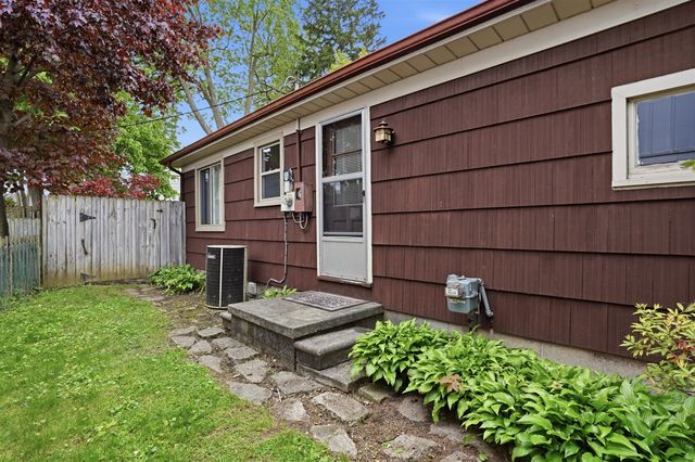 2655 Elsinore Drive, Waterford, MI 48328