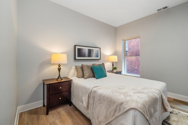 617 S Lombard Avenue, Oak Park, IL 60302