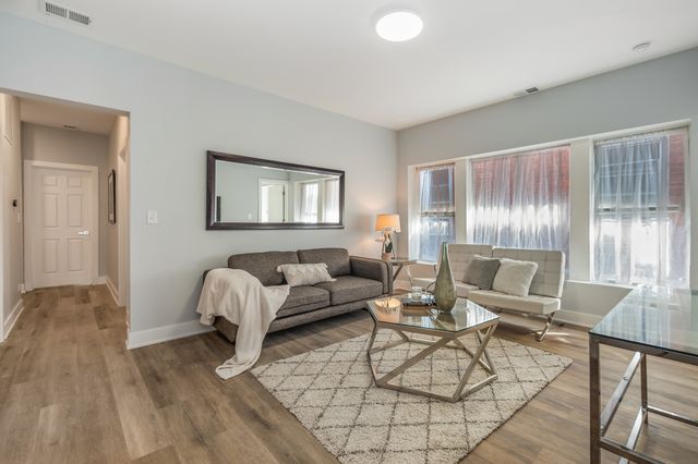 617 S Lombard Avenue, Oak Park, IL 60302