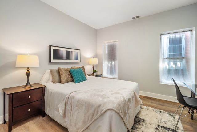 617 S Lombard Avenue, Oak Park, IL 60302