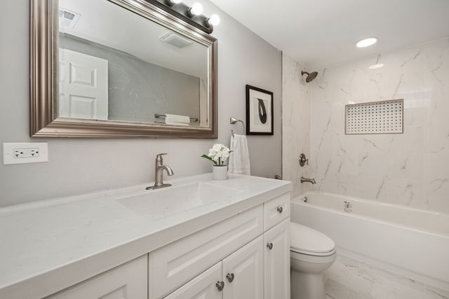 617 S Lombard Avenue, Oak Park, IL 60302