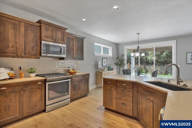 3882 Rogue Av S, Salem, OR 97302
