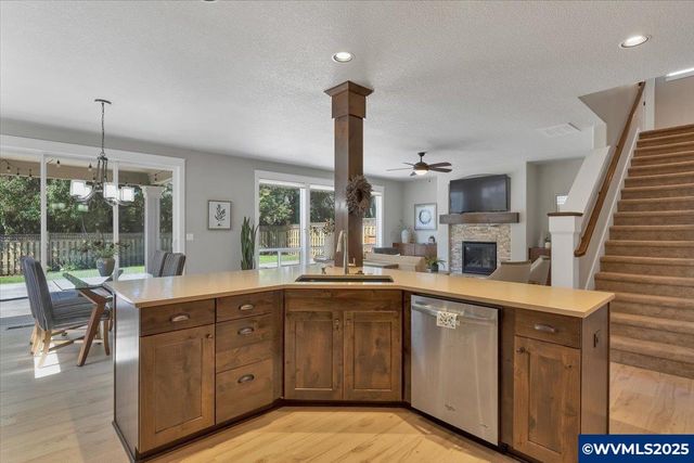3882 Rogue Av S, Salem, OR 97302