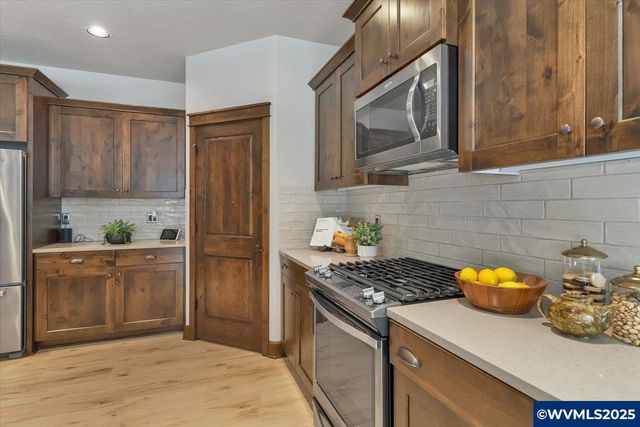 3882 Rogue Av S, Salem, OR 97302