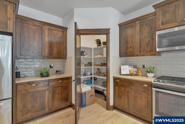 3882 Rogue Av S, Salem, OR 97302