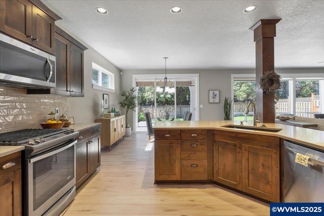 3882 Rogue Av S, Salem, OR 97302