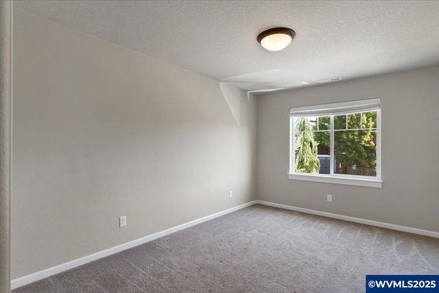 3882 Rogue Av S, Salem, OR 97302