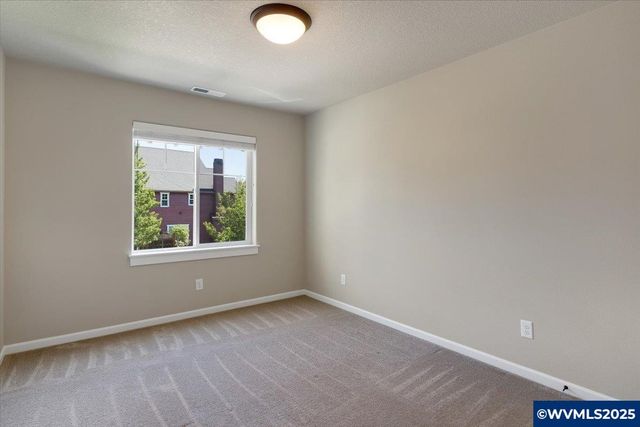 3882 Rogue Av S, Salem, OR 97302