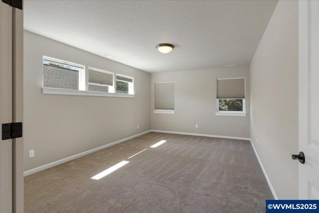 3882 Rogue Av S, Salem, OR 97302