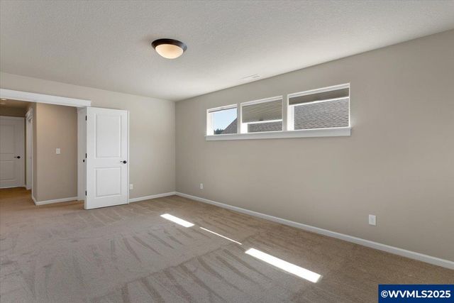 3882 Rogue Av S, Salem, OR 97302