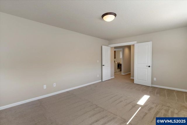 3882 Rogue Av S, Salem, OR 97302