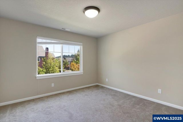 3882 Rogue Av S, Salem, OR 97302