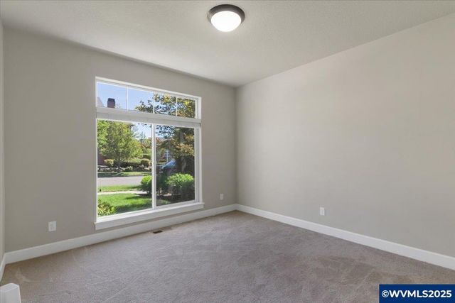 3882 Rogue Av S, Salem, OR 97302