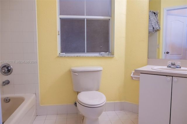 8906 W Flagler St 222, Miami, FL 33174