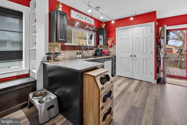 27 ARNEYS MOUNT RD, Pemberton, NJ 08068