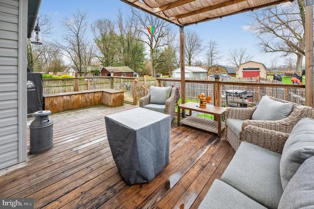 27 ARNEYS MOUNT RD, Pemberton, NJ 08068