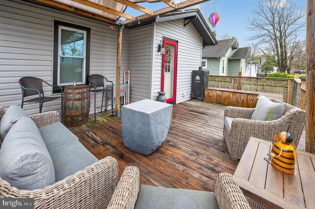 27 ARNEYS MOUNT RD, Pemberton, NJ 08068