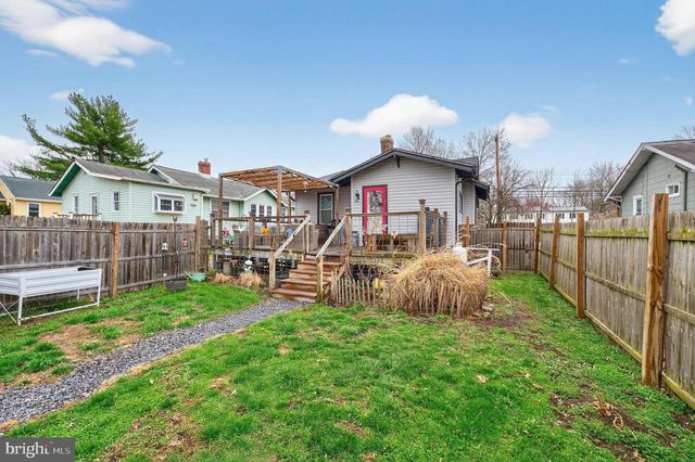 27 ARNEYS MOUNT RD, Pemberton, NJ 08068