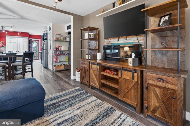 27 ARNEYS MOUNT RD, Pemberton, NJ 08068