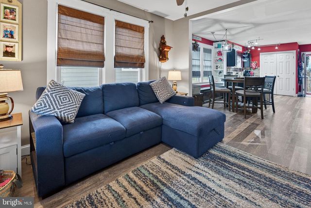 27 ARNEYS MOUNT RD, Pemberton, NJ 08068