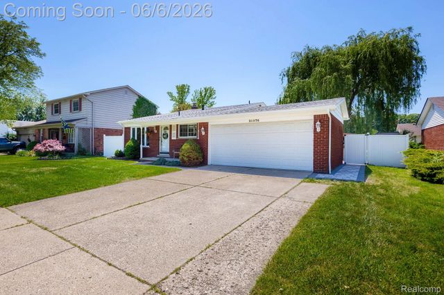 21076 Millbury Drive, Woodhaven, MI 48183